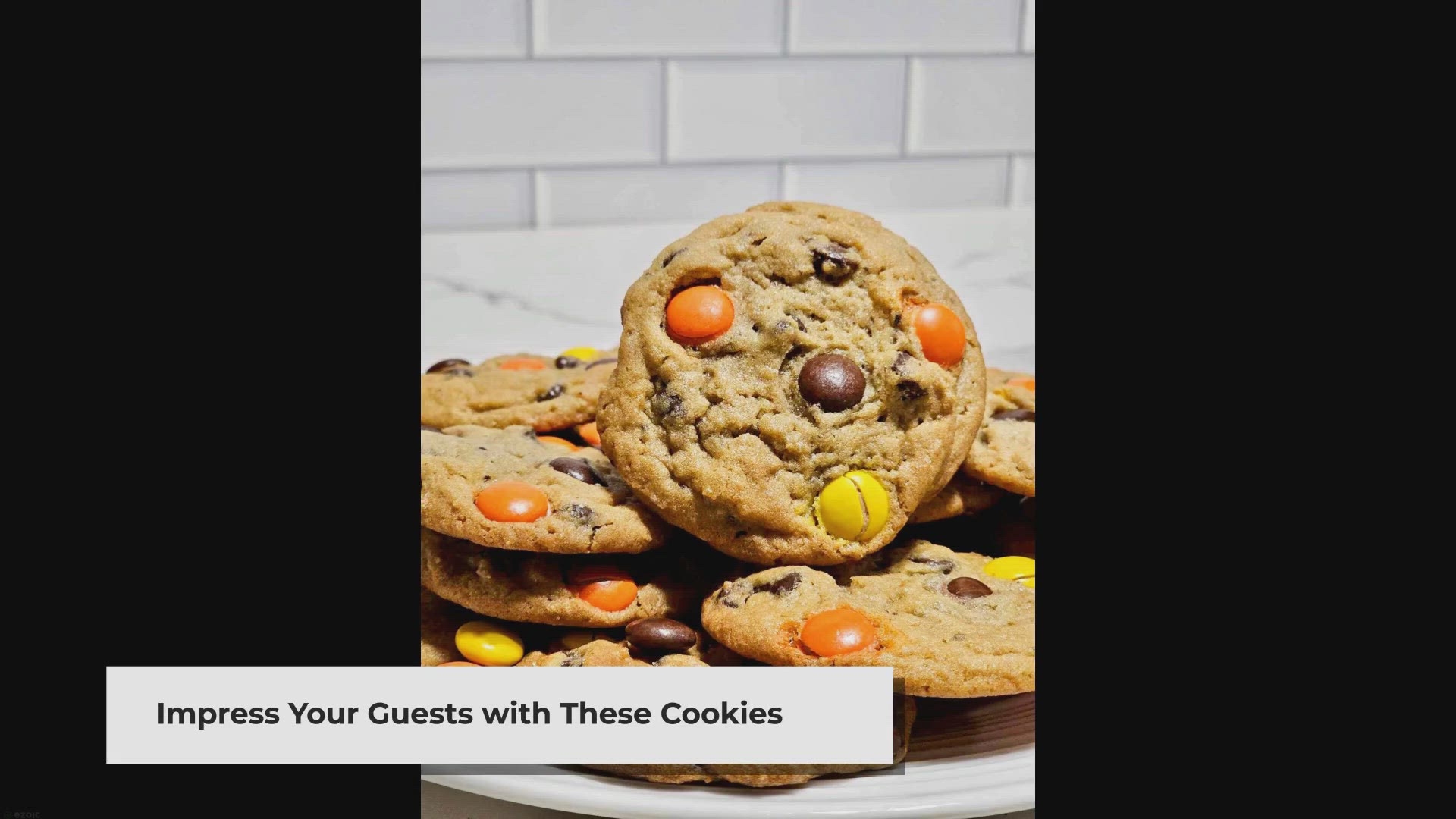 Video thumbnail for Chocolate Chip and Reese's Cookies