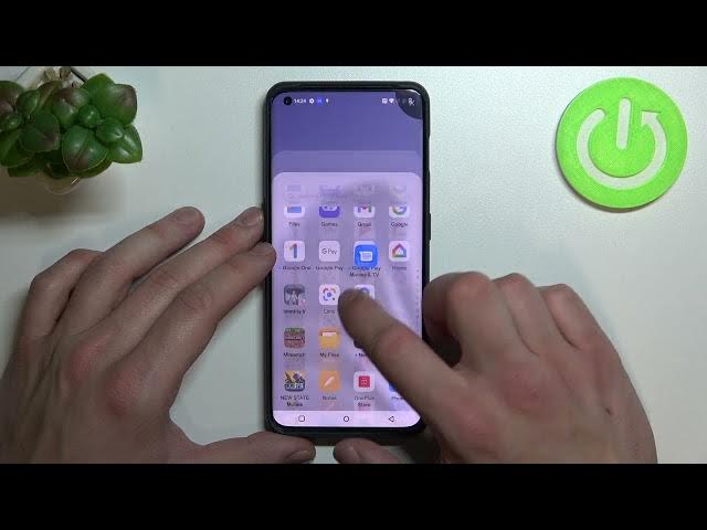 Video thumbnail for OnePlus 10 Pro - How To Remove & Restore Messages Icon From Homescreen