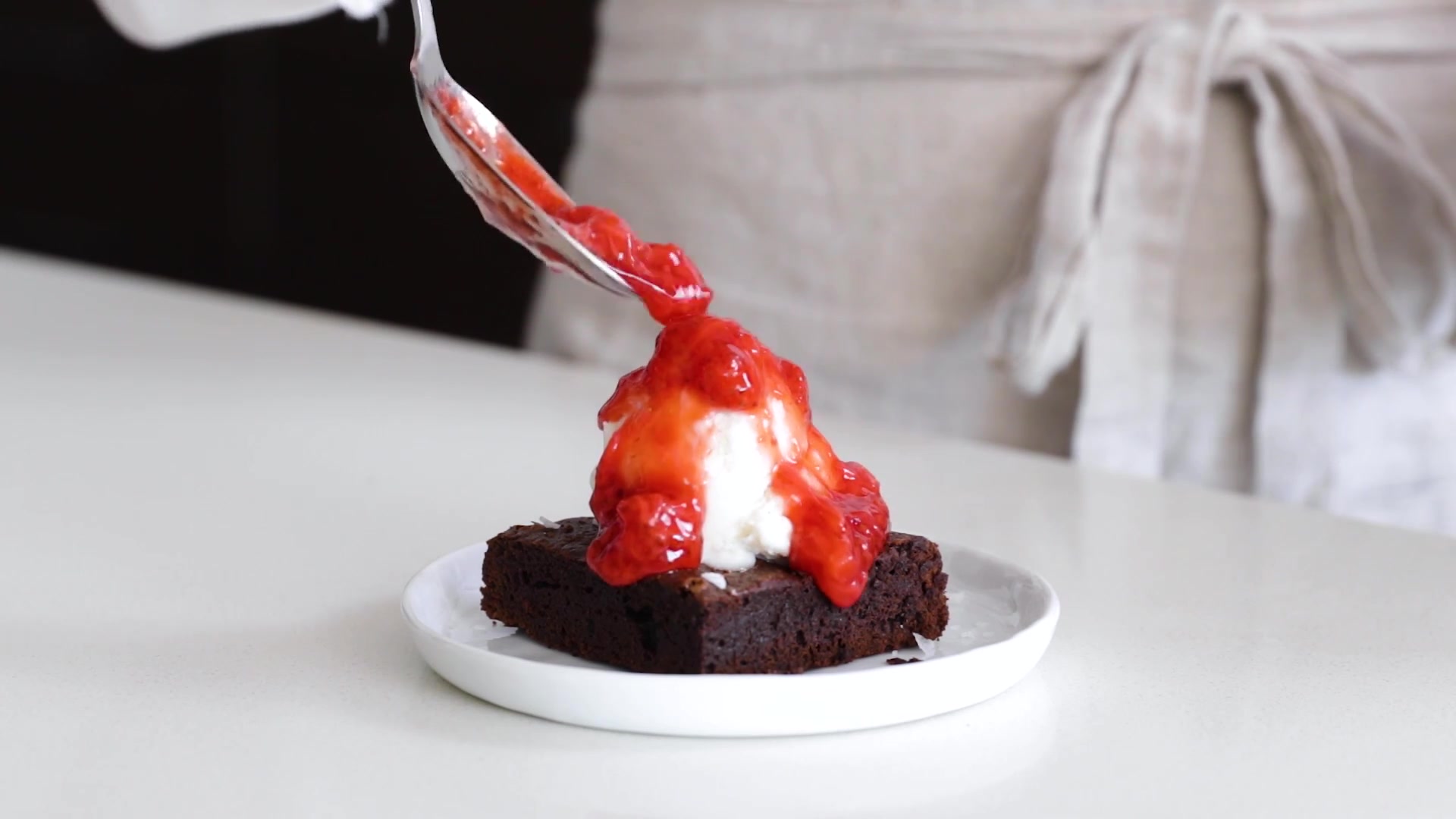 Video thumbnail for 61.PALEO BROWNIES ¦ fudgy dairy-free & gluten-free brownies (1080p 24fps)