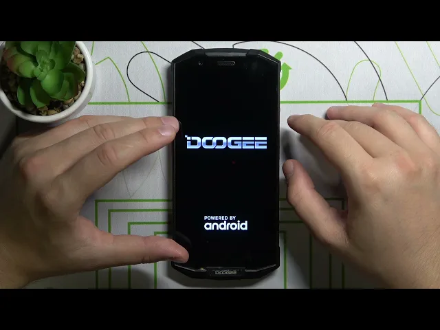 Video thumbnail for DOOGEE S70 – Power On & Switch On Smartphone