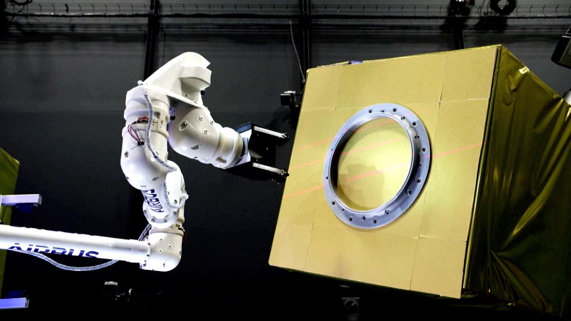 Video thumbnail for Meet the Robot Tackling Earth's Space Junk