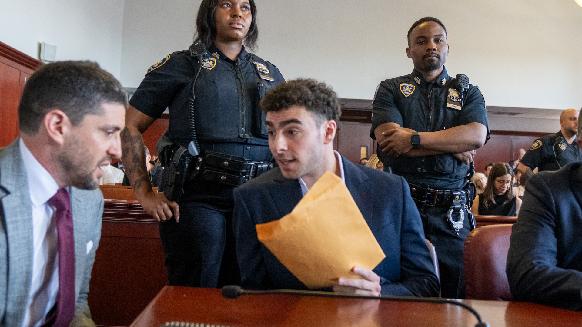Video thumbnail for Luigi Mangione plea talks collapsed. What happens now?