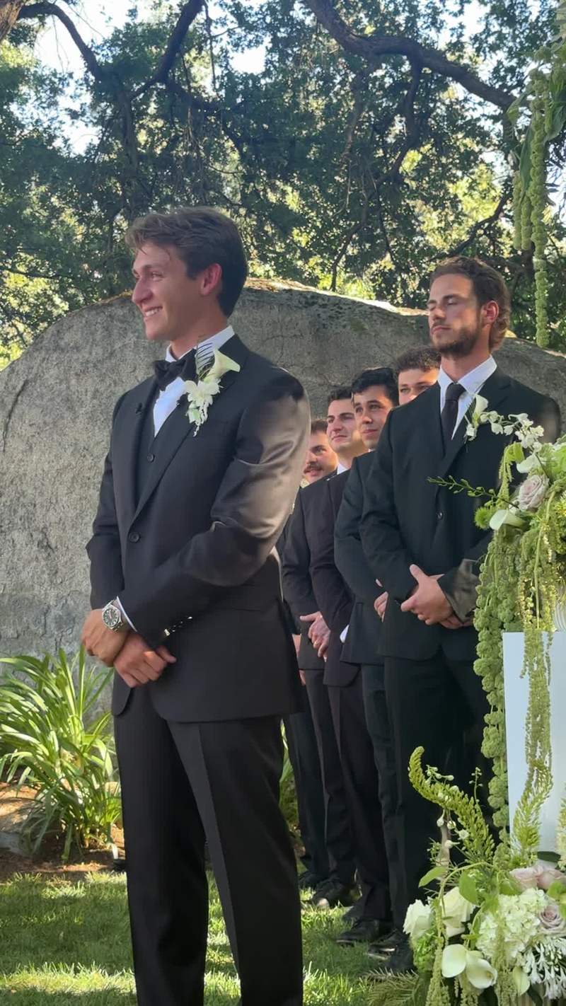 Video thumbnail for Groom Becomes Emotional Seeing Bride Walk Down the Aisle
