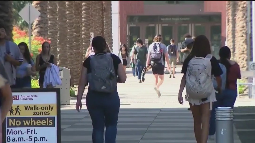 Video thumbnail for 5.3 million in default as U.S. resumes federal student loan collections