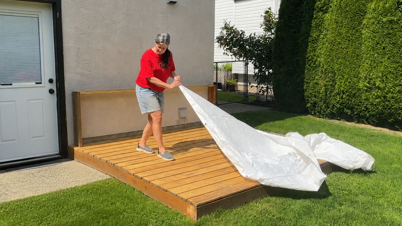 Video thumbnail for She Lays A Tarp Over Her Deck For This Brilliant Summer Backyard Idea!
