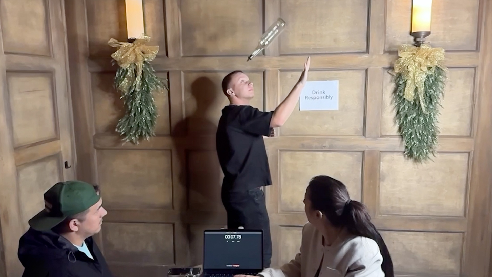 Video thumbnail for Most spins over the shoulder to a stall in one minute - 33 by Nikolai Fomin