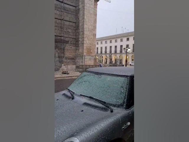 Video thumbnail for NEVANDO EN PLENO MARZO EN TOLEDO