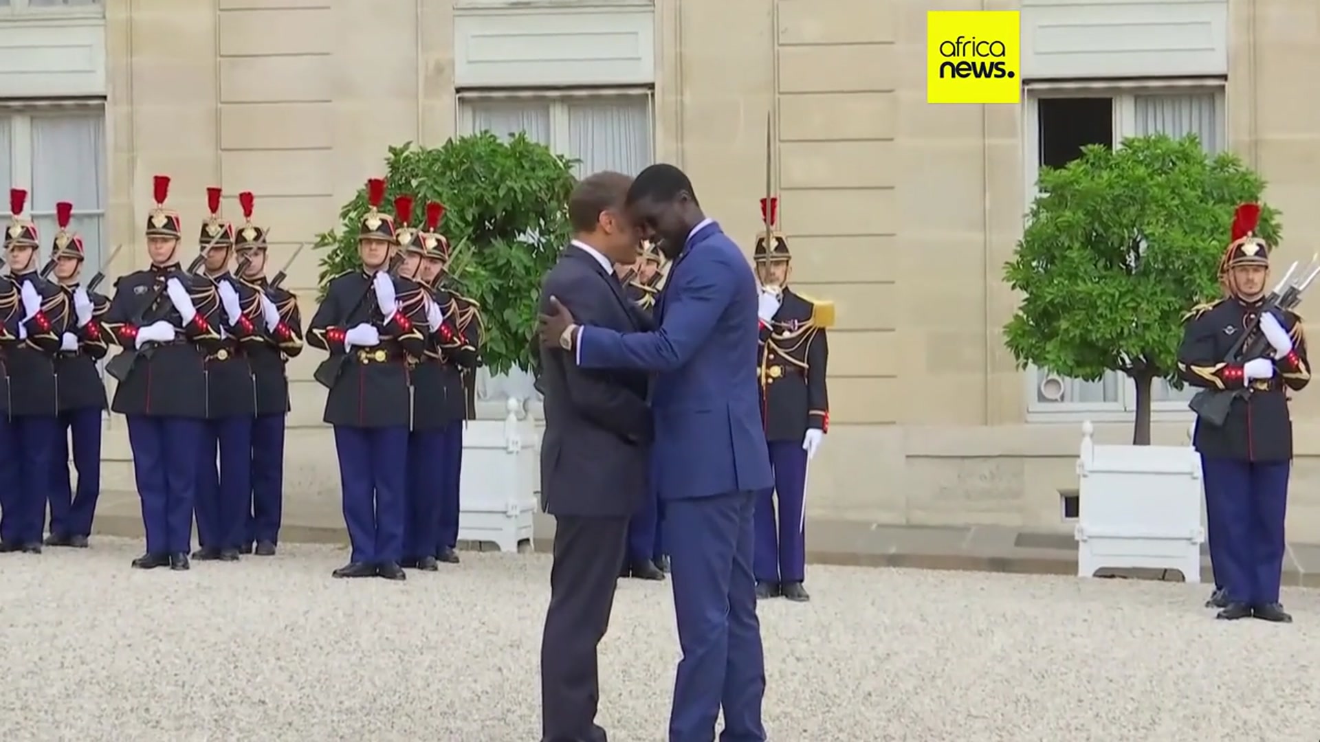 'Video thumbnail for Senegalese president looks to reset ties in Paris meeting with French counterpart'