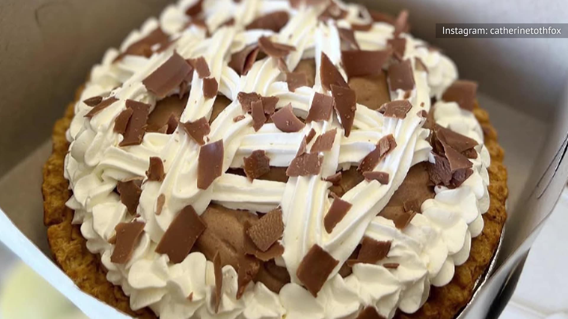 Video thumbnail for These 1950s Desserts Need To Come Back In 2026