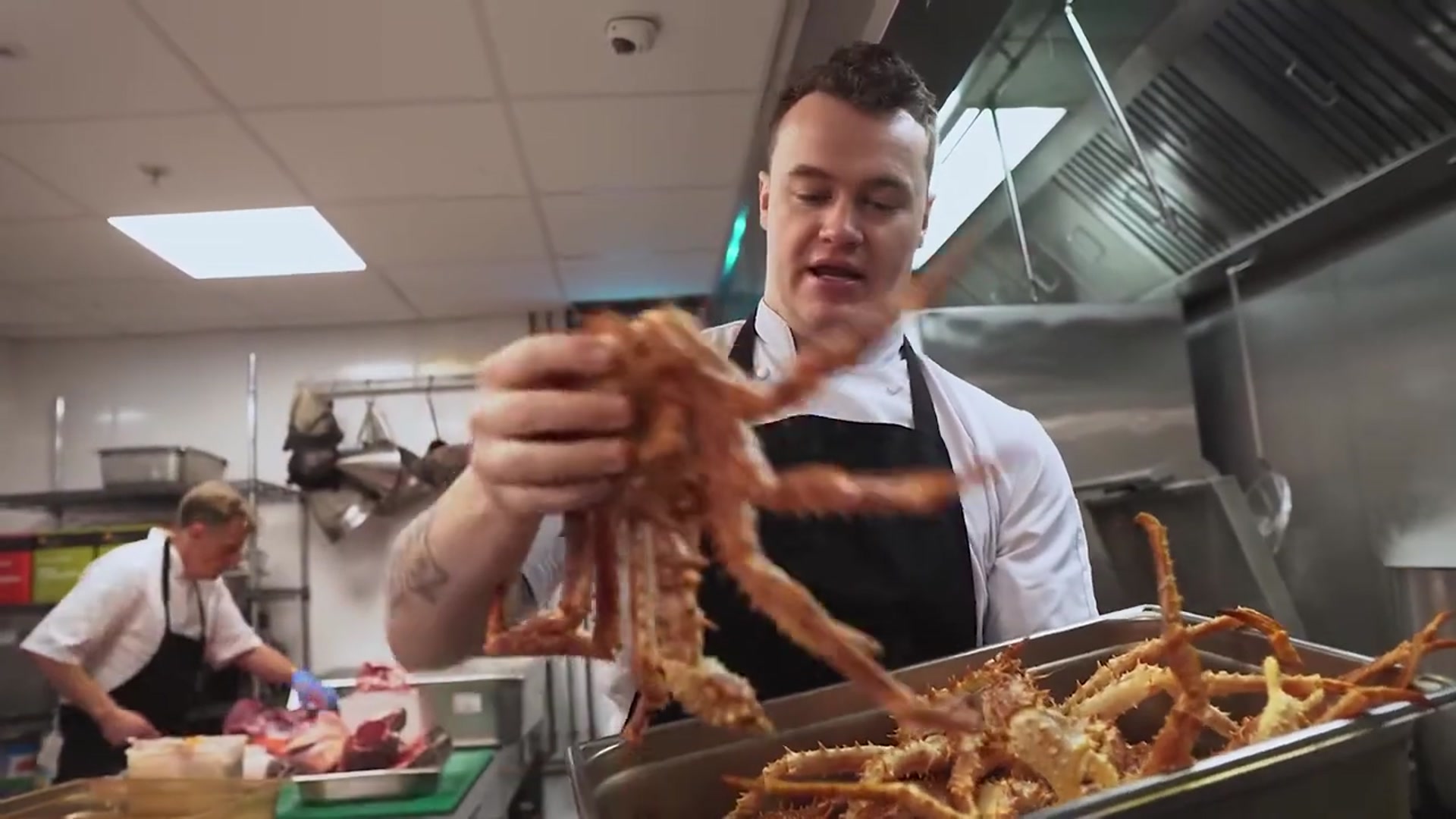 Video thumbnail for How to Cook a Giant Invasive Crab(720P_HD)