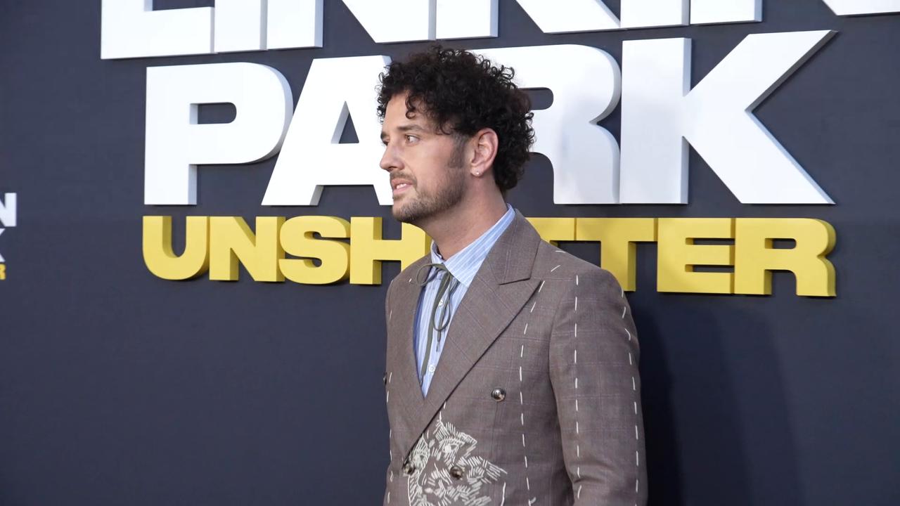 Video thumbnail for CA: LINKIN PARK: UNSHATTER Los Angeles Premiere - Arrivals 2.