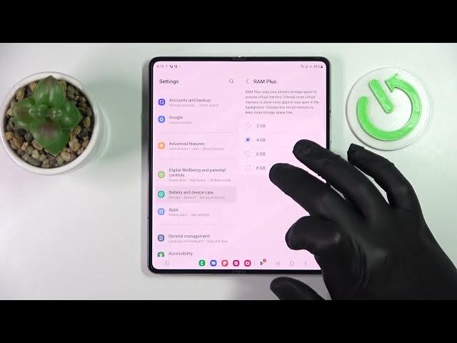 Video thumbnail for SAMSUNG Galaxy Z Fold 4 - How To Extend RAM Memory