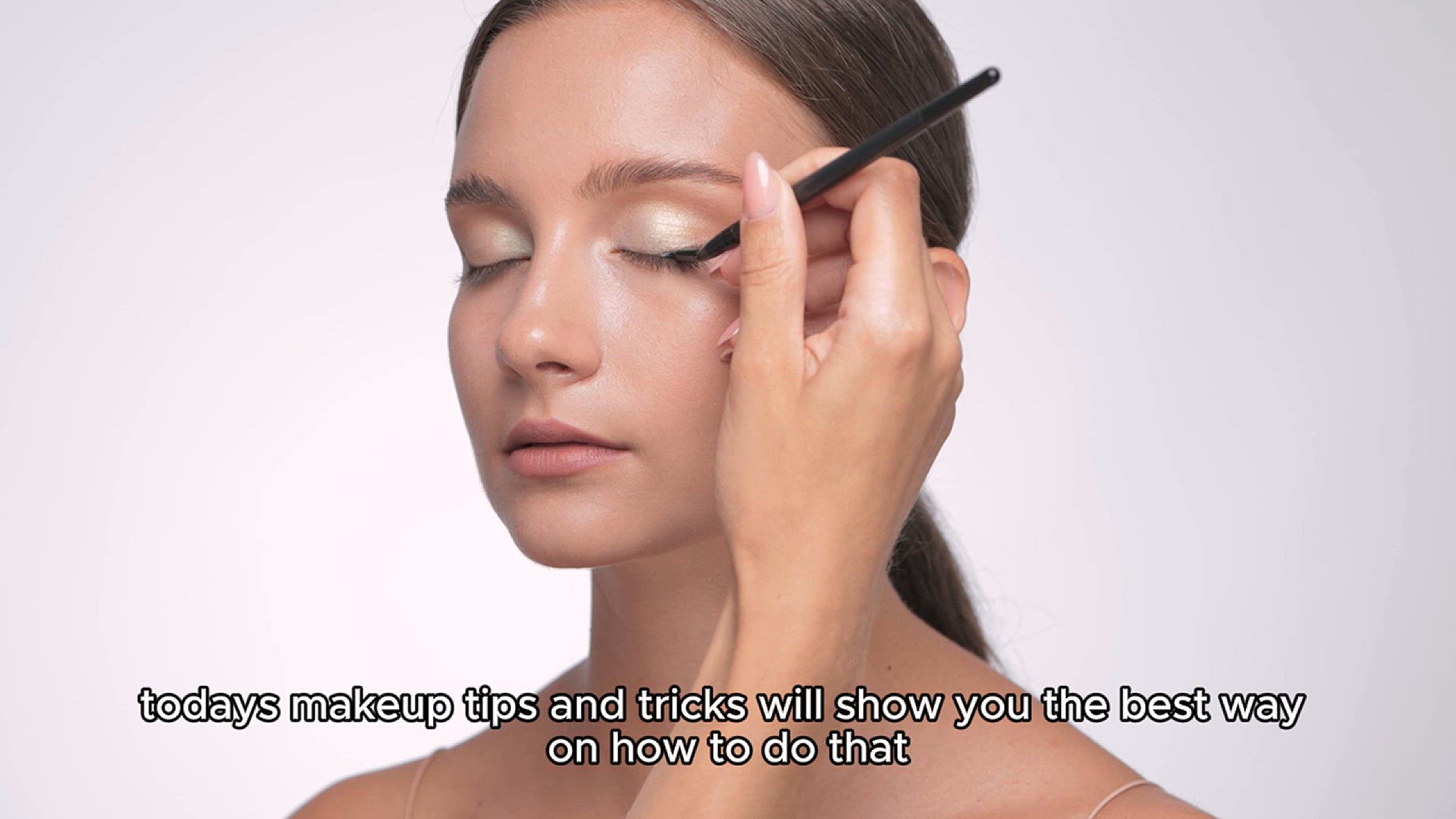 Video thumbnail for How to Achieve a Natural Makeup Look