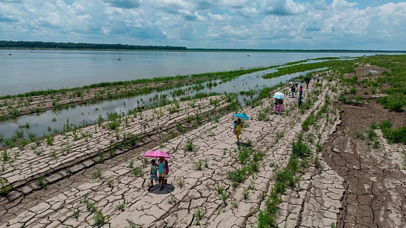 Video thumbnail for UN warns of worsening Ebola outbreak and El Niño-driven hunger threat