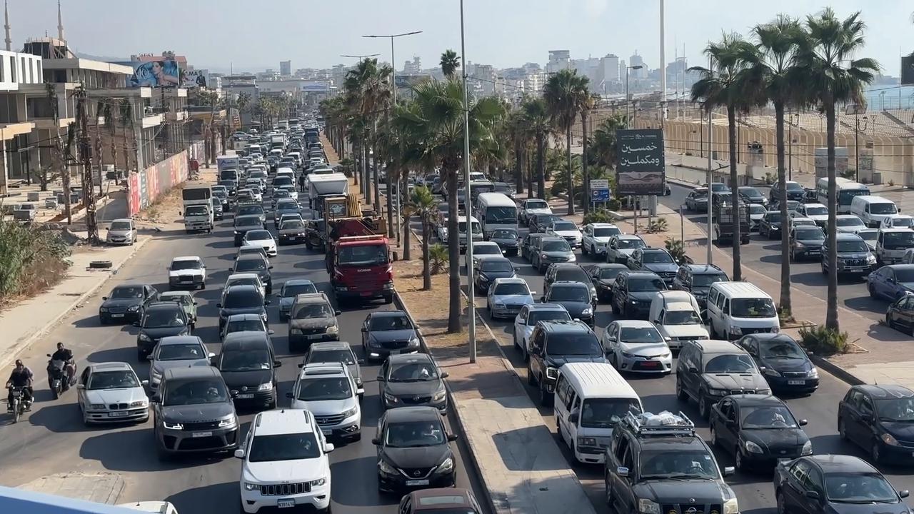 Video thumbnail for Lebanon: Hundreds of families flee southern Lebanon after recent Israeli airstrikes.