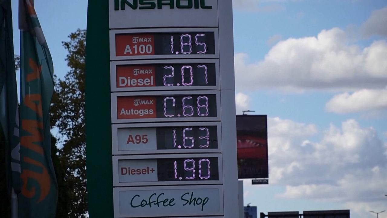Video thumbnail for Bulgaria: Former Bulgarian energy official warns of dangerous situation in Europe as fuel prices soar.
