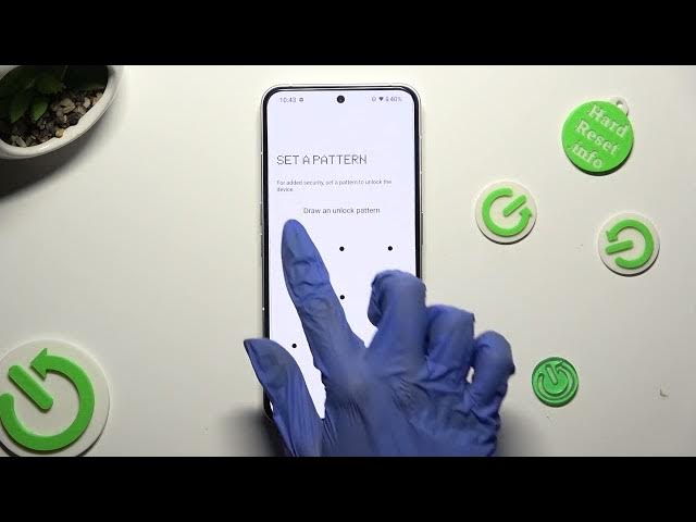 Video thumbnail for How to Pick & Enable the Screen Lock on a NOTHING Phone (2) - Locking the Screen