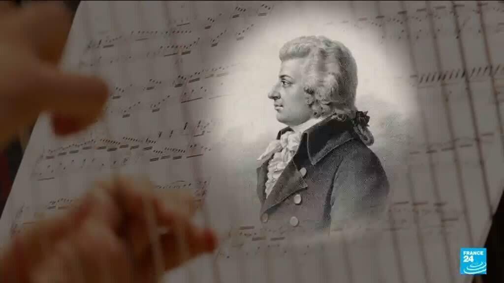 Video thumbnail for Rare Mozart manuscript discovered by French curator
