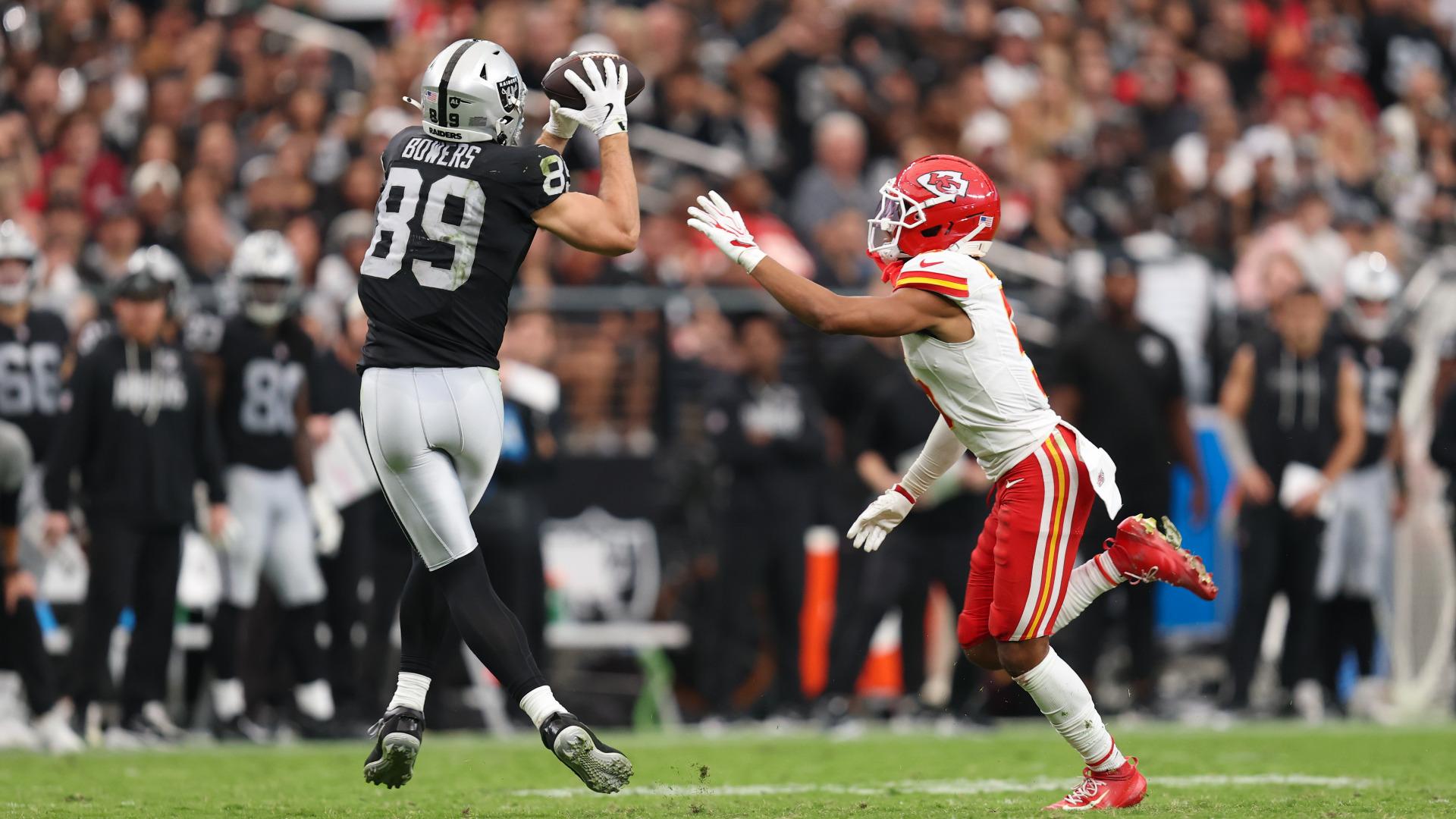 Video thumbnail for Raiders vs. Patriots: Bowers' Impact & Game Outlook