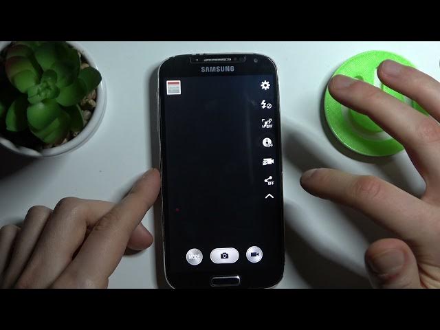 Video thumbnail for How to Set Up Camera Timer in SAMSUNG Galaxy S4 - Create Delay Photos