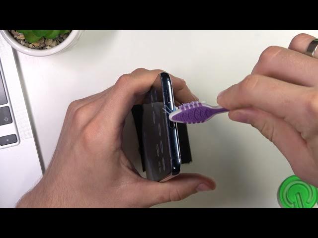 Video thumbnail for How to Clean USB Slot Using Household Items on NOKIA 9 PureView