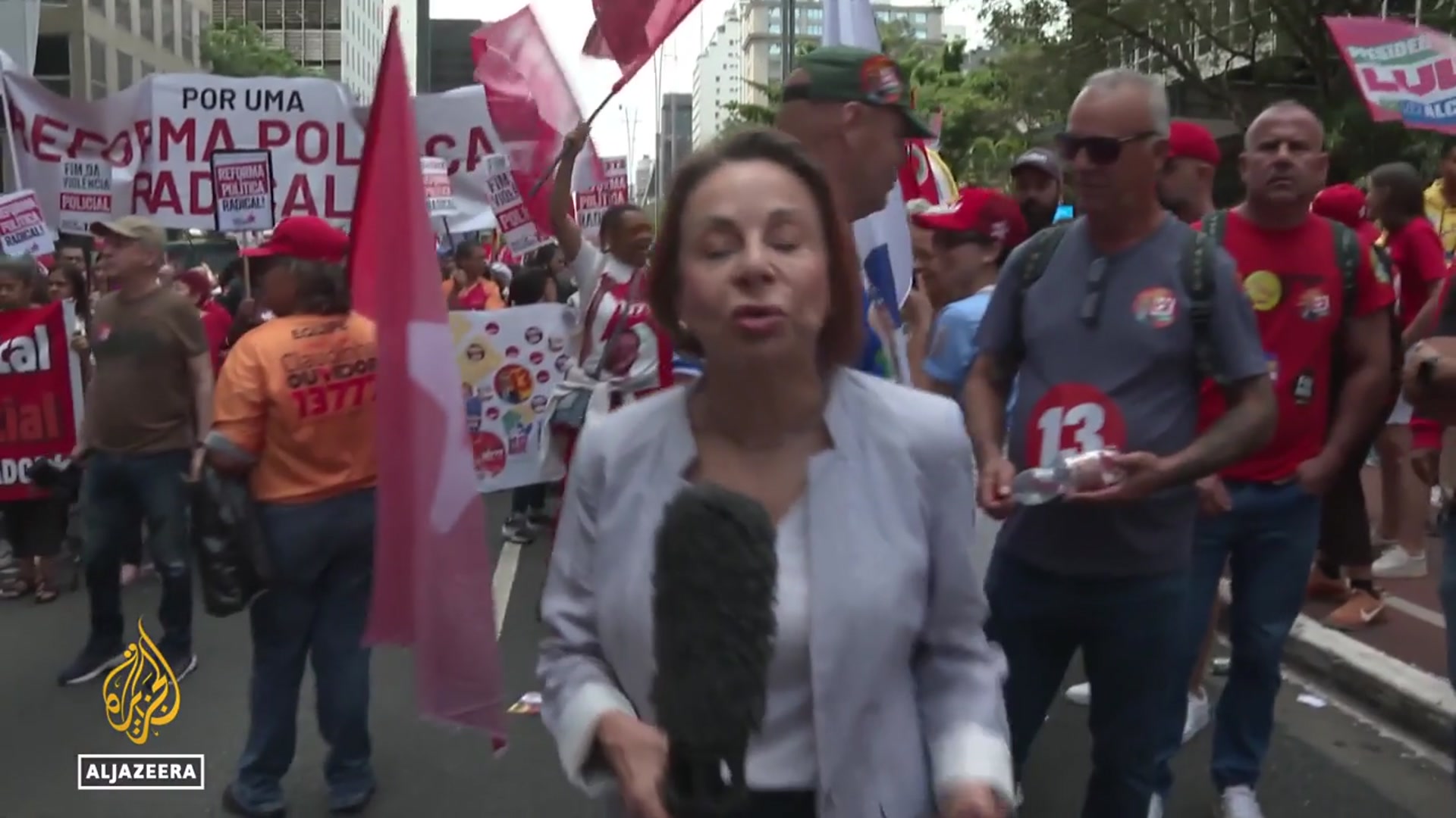 Video thumbnail for Lula and Flavio Bolsonaro face off in tightly contested Brazil election