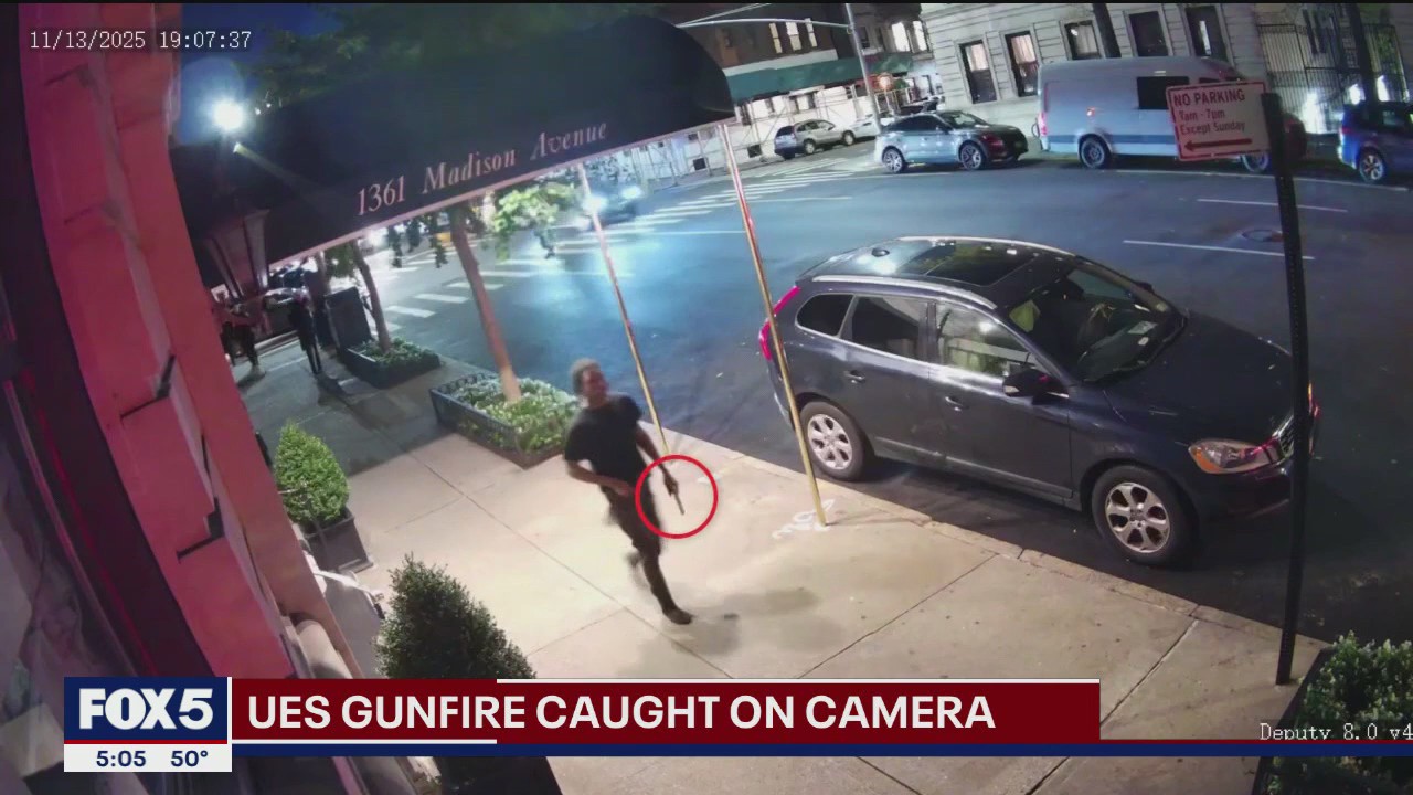 Video thumbnail for New video shows deadly Upper East Side shootout between NYPD and armed man