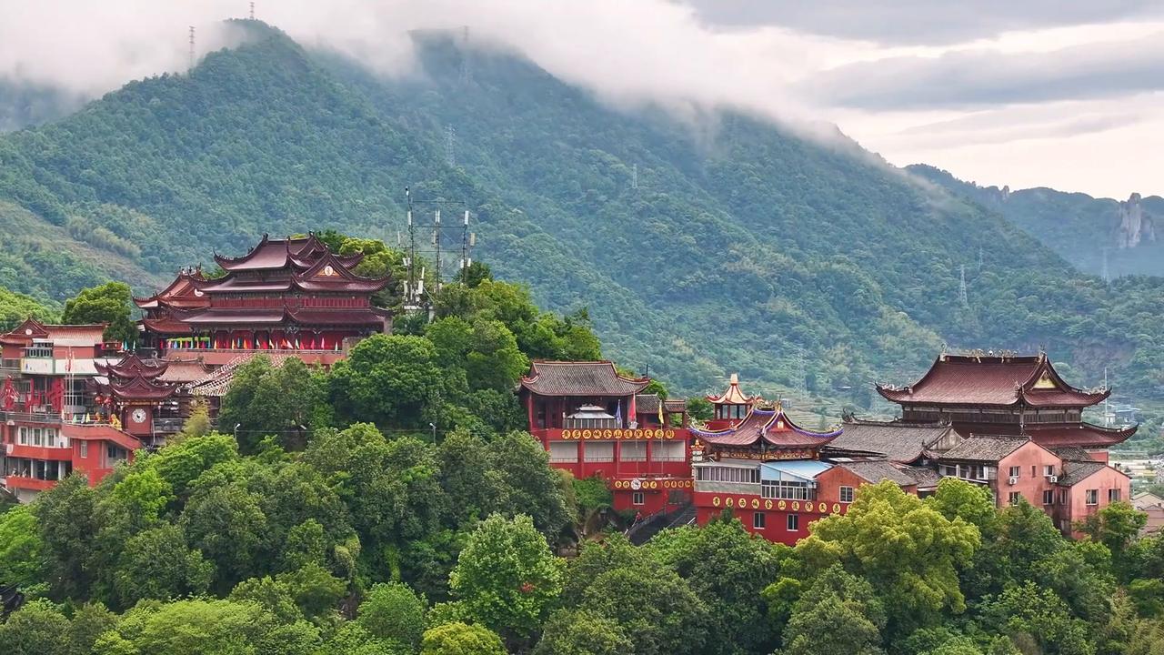 Video thumbnail for China: Jinshan Temple.