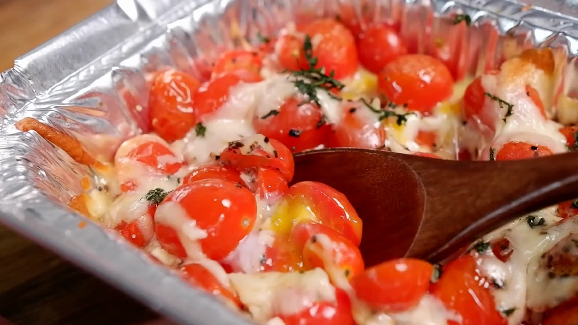 Video thumbnail for Roasted Tomatoes Recipe
