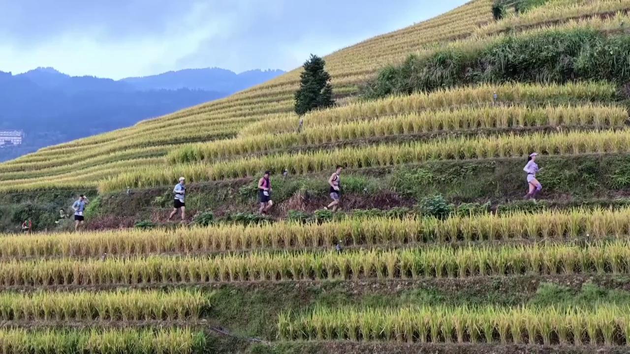 Video thumbnail for China: Outdoor Adventures Draw Overseas Tourists to Guilin.