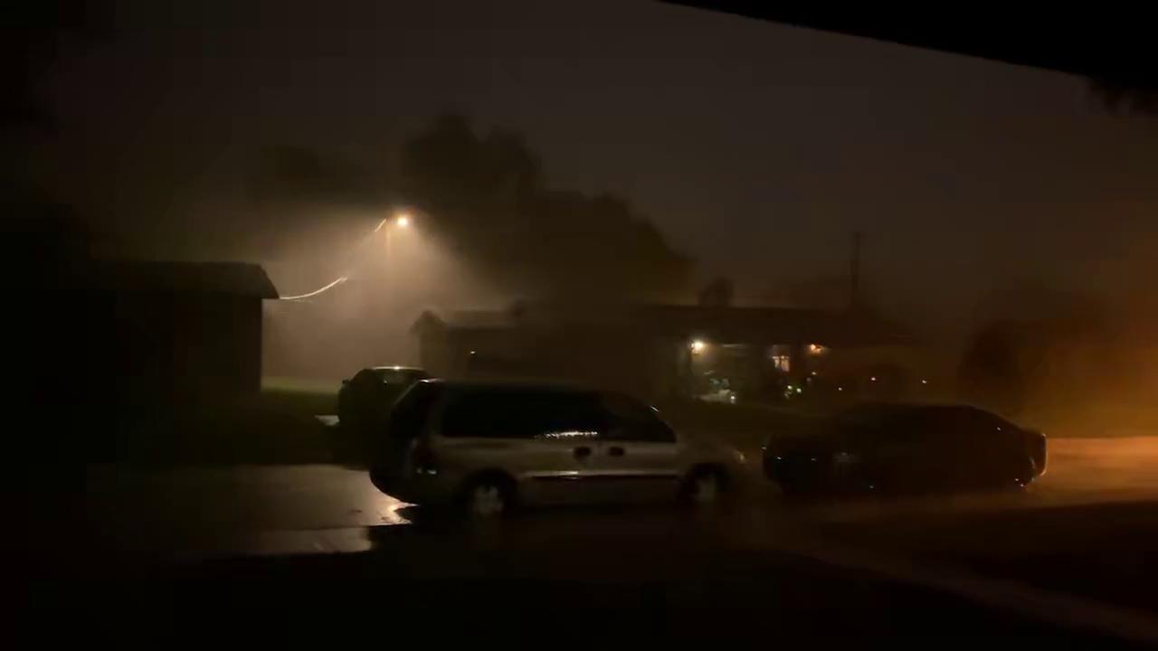 Video thumbnail for US: Power Flashes During Thunderstorm in Frankfort, KY.