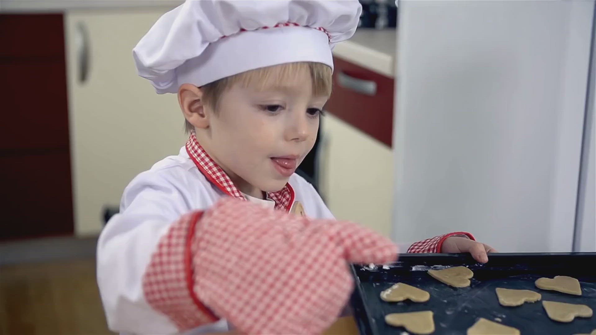 Video thumbnail for cleaning your air fryer