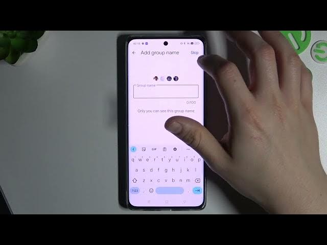 Video thumbnail for How to Text Multiple Message for More Than One Person in Android Smartphone?
