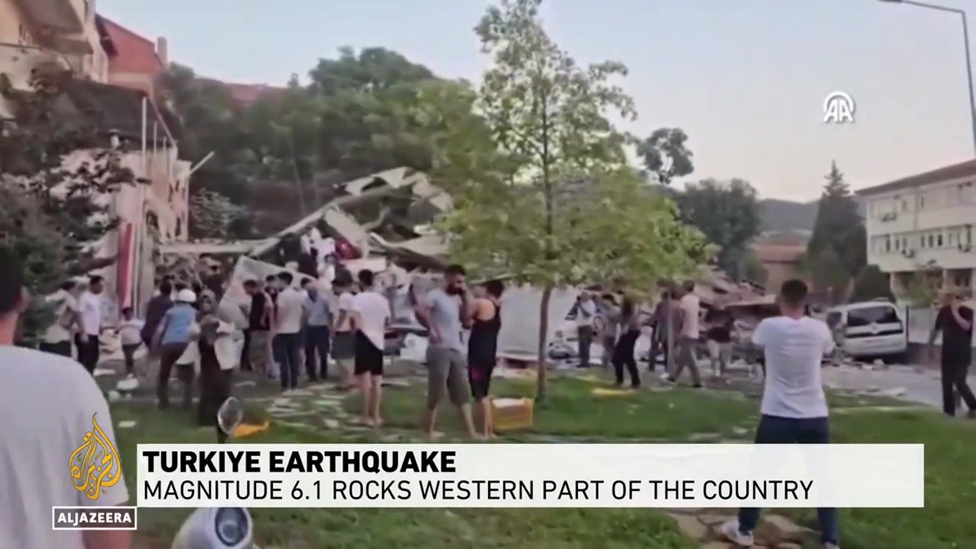 'Video thumbnail for Magnitude 6.1 earthquake shakes Sindirgi in western Turkiye, felt as far as Istanbul'