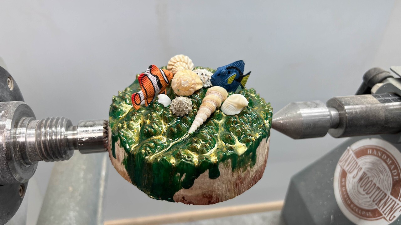 Video thumbnail for Woodturning - A Fish Tank in Your Hand!