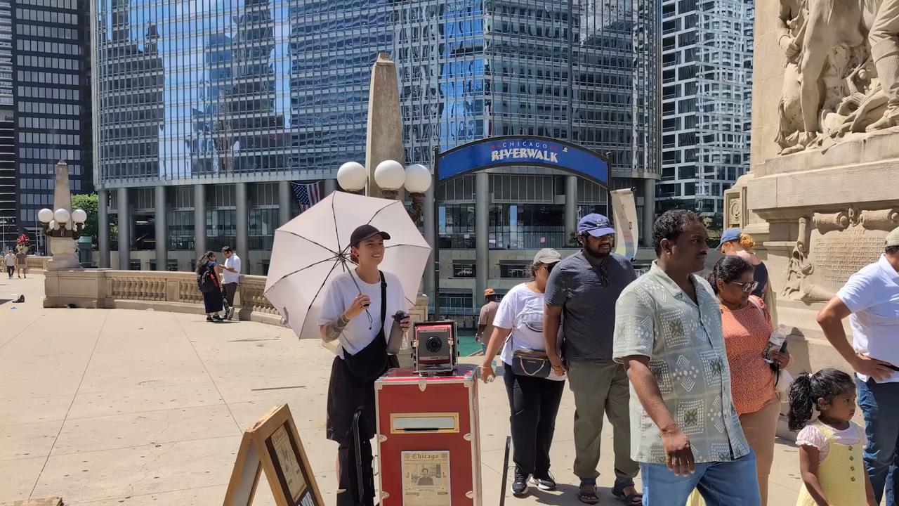 Video thumbnail for US: Extreme heat and high humidity disrupted daily life in Chicago.