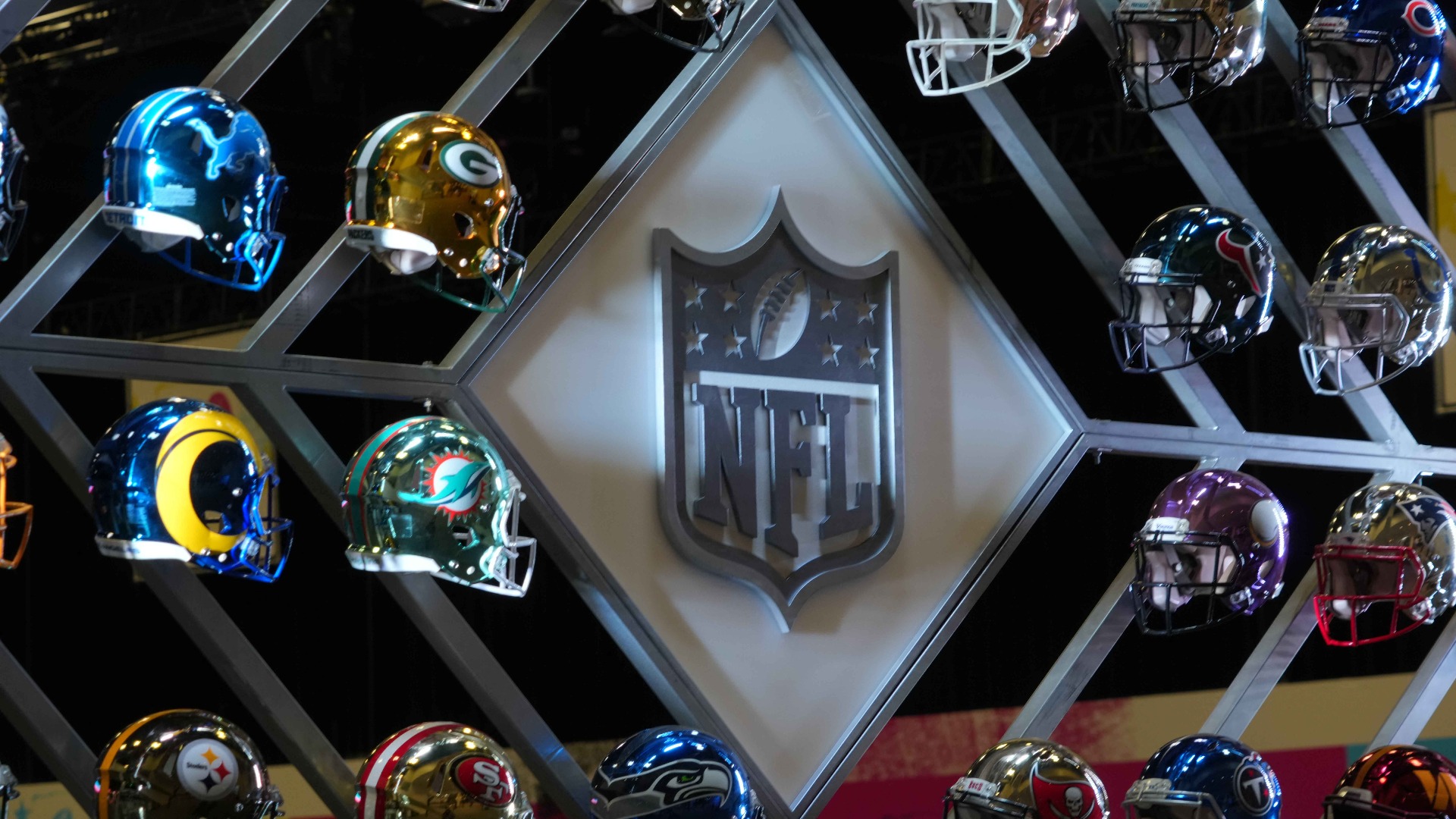 Video thumbnail for NFL's Future Challenges: Gambling and Player Issues
