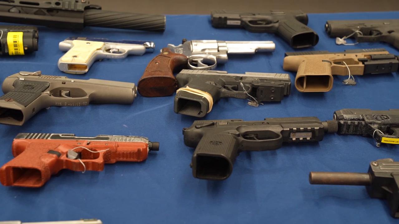 Video thumbnail for Press briefing by NYPD Commissioner Jessica Tisch, District Attorneys and State and Federal partners 2.