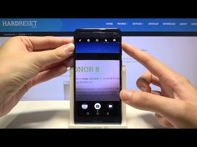Video thumbnail for Change Functions of Volume Keys on HUAWEI Honor 8 - Camera Volume Buttons