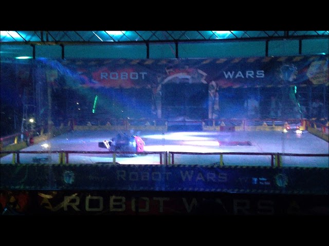 Video thumbnail for Robot Wars Live: Newport: 11th May 2014: Featherweight battle
