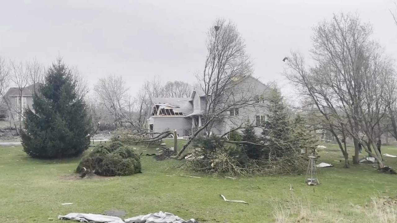 Video thumbnail for Tornado inflicts major damage in southeast Rochester, Minnesota