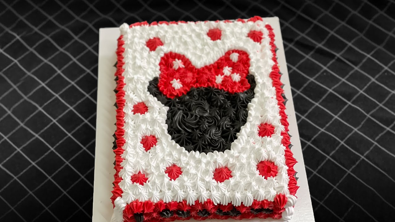 'Video thumbnail for Mickey Mouse birthday cake decoration for baby'