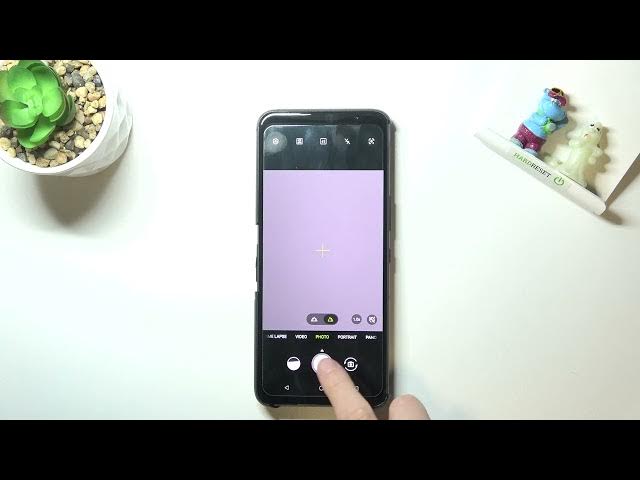 Video thumbnail for How to Enable Burst Shot Camera Mode on ASUS ROG Phone 5s