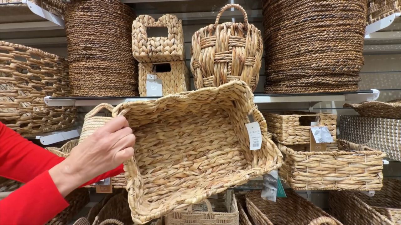 Video thumbnail for Put A Basket On Your Bathroom Wall (Genius Organizing Idea)