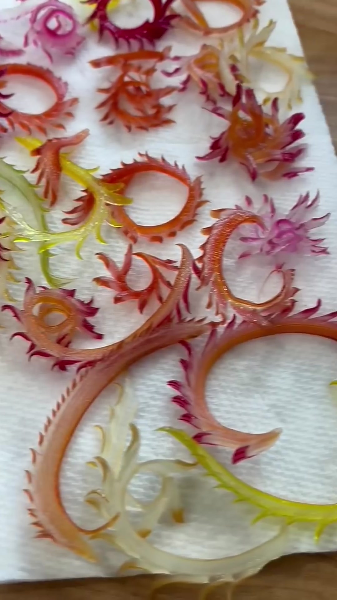 Video thumbnail for Curled Vegetable Stems Garnish(720P_HD)