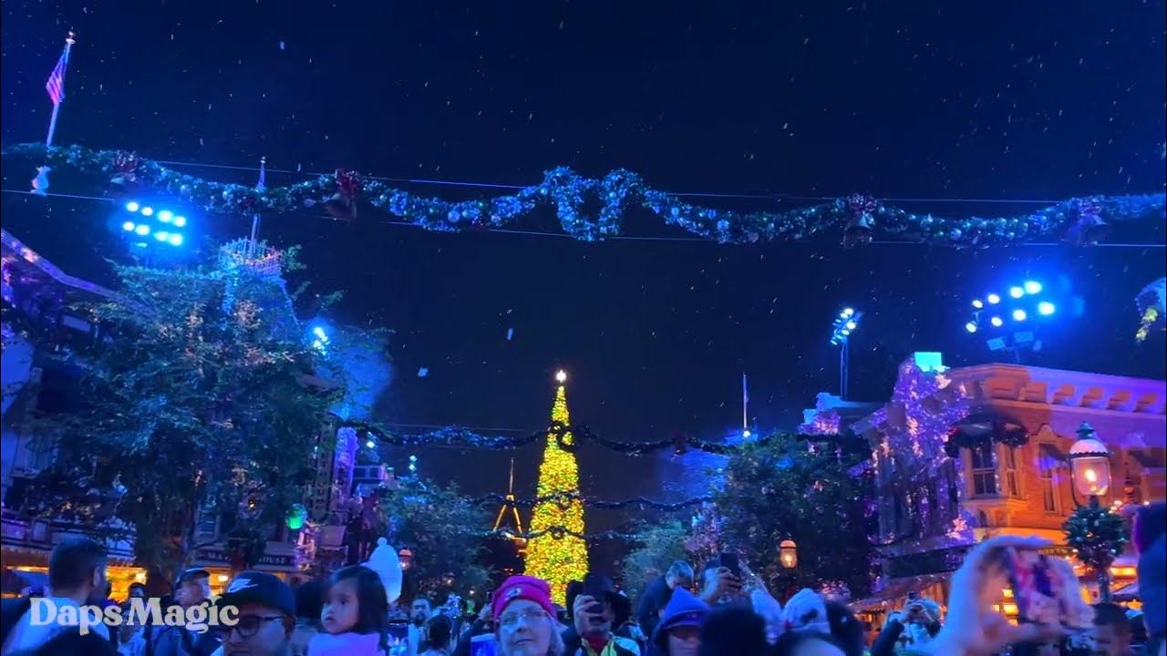 The Tokyo Disney Resort Turns into a Winter Wonderland!