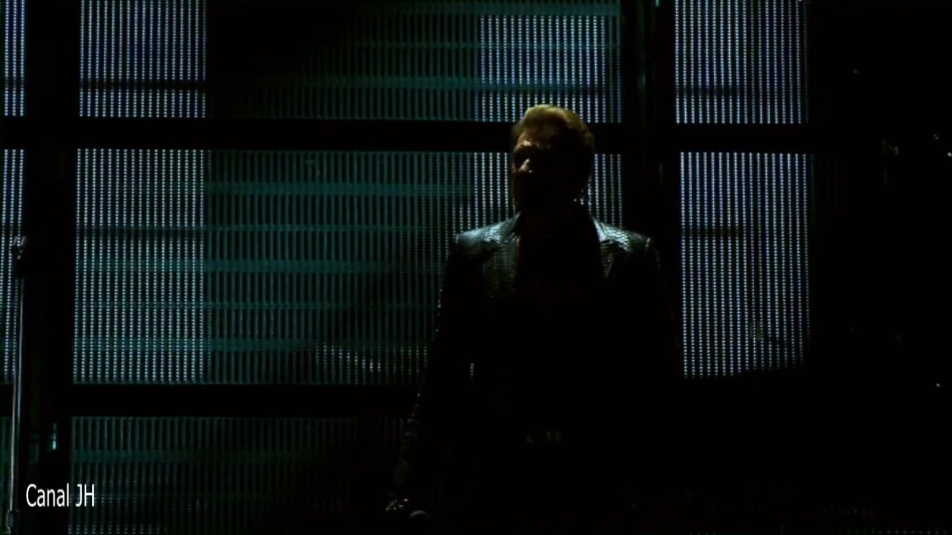 Video thumbnail for Johnny Hallyday - Entre mes mains - Bercy 2013