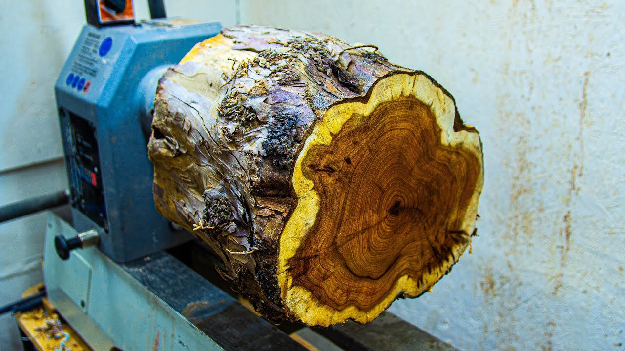 Video thumbnail for Woodturning - Burl Yew Log to Vase