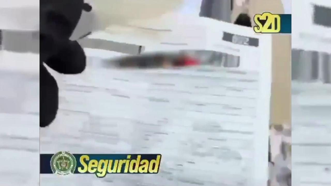 Video thumbnail for Colombia: Colombian police seize 2.4 tonnes of cocaine hidden in coffee shipment.