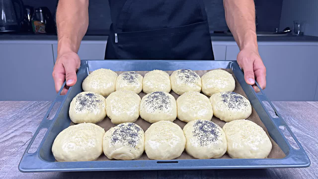 Video thumbnail for A secret, just add one ingredient, the dough will turn out like a cloud! The fastest bread recipe